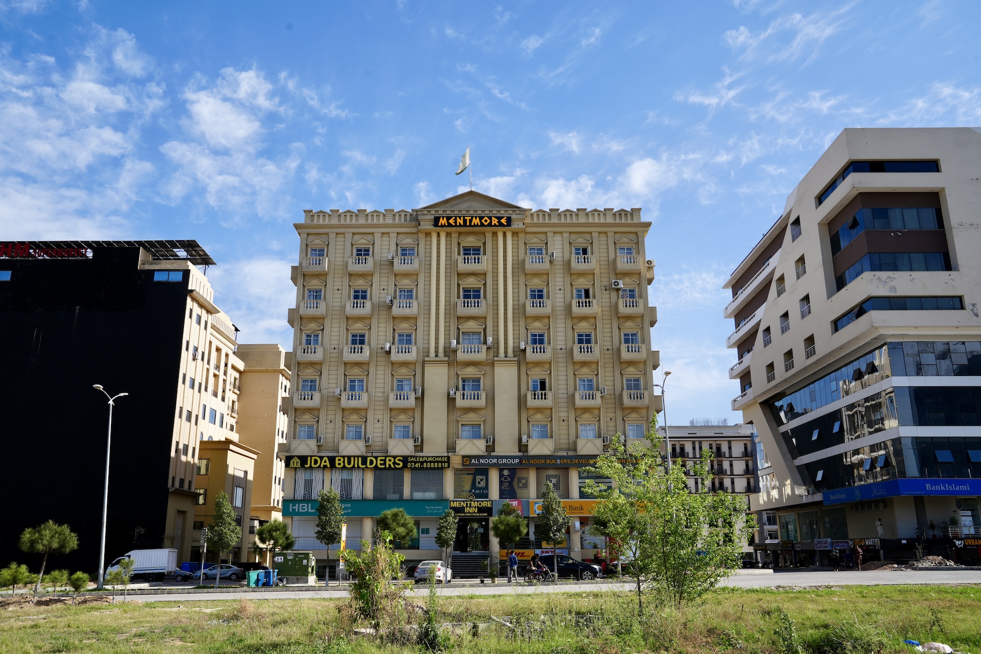 Mentmore Inn Rooms & Apartments