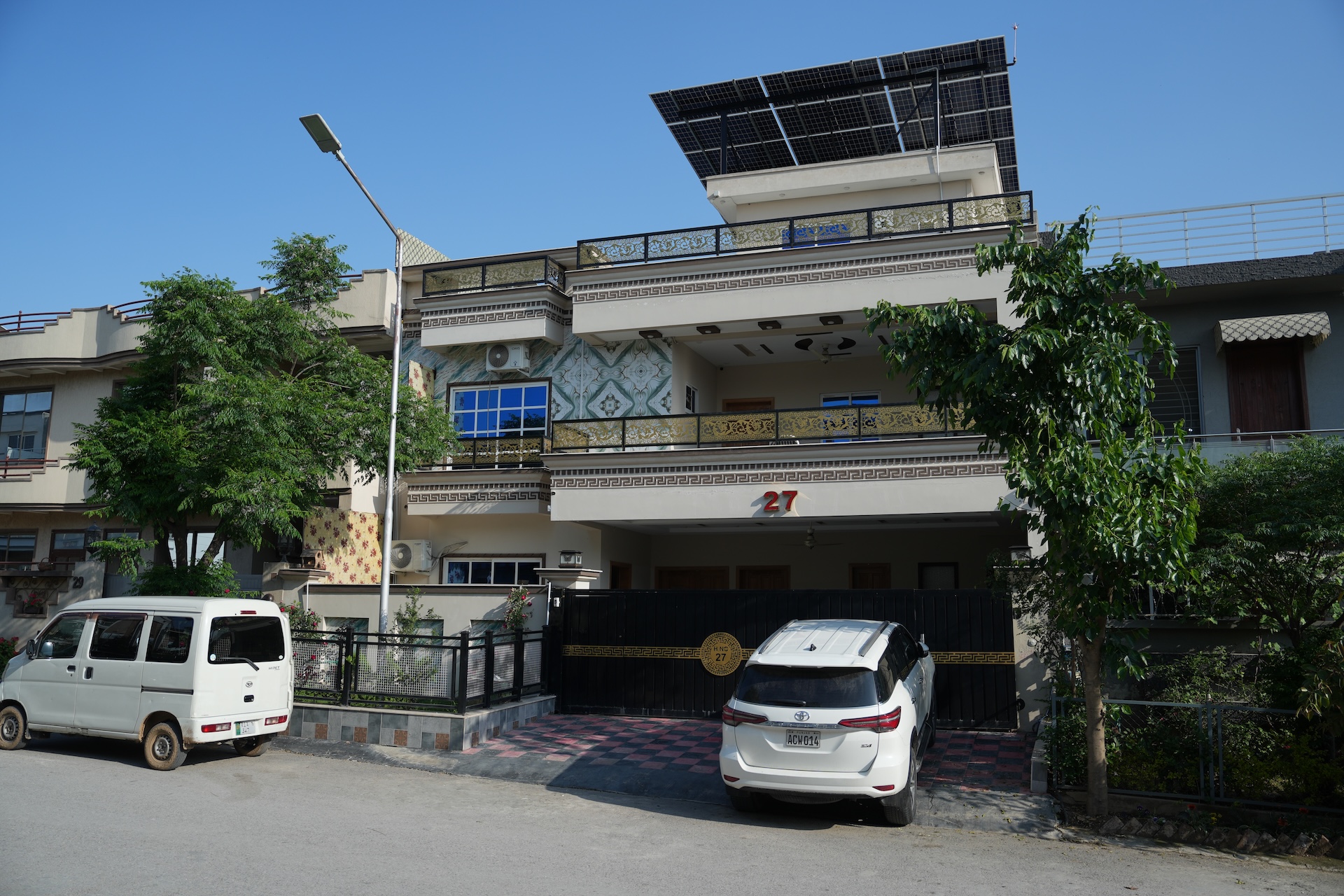 Ziarkash Guest House